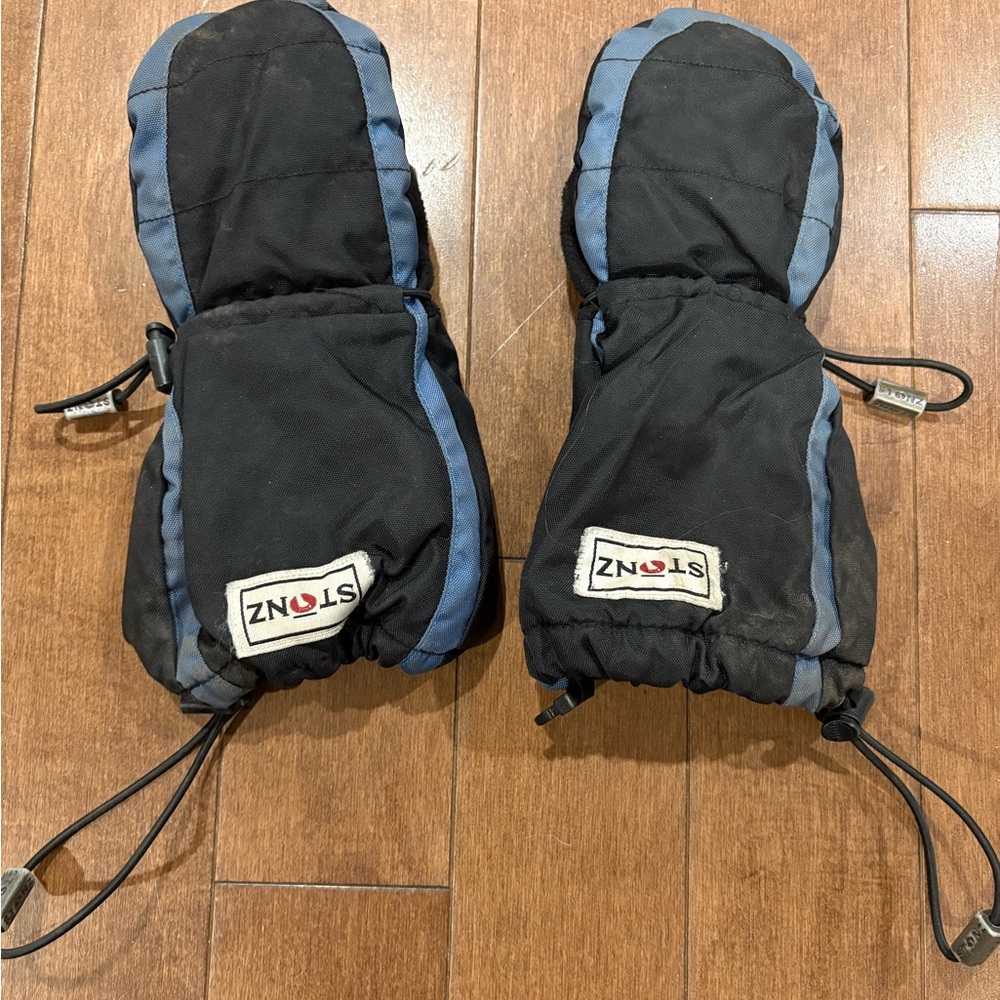 Stonz Black and Blue Kids Mittens